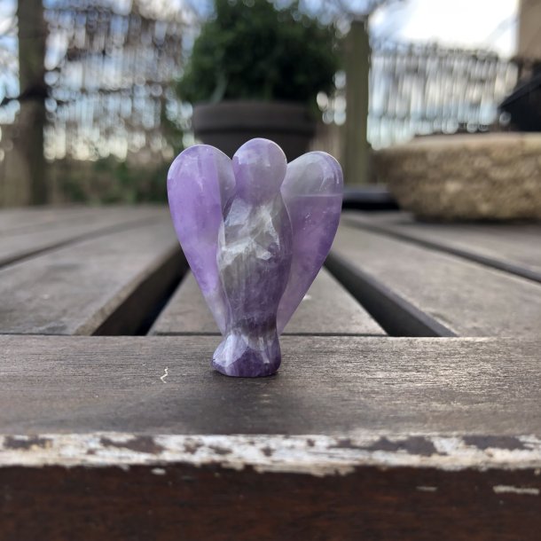 Engel i ametyst p 4 x 3 cm