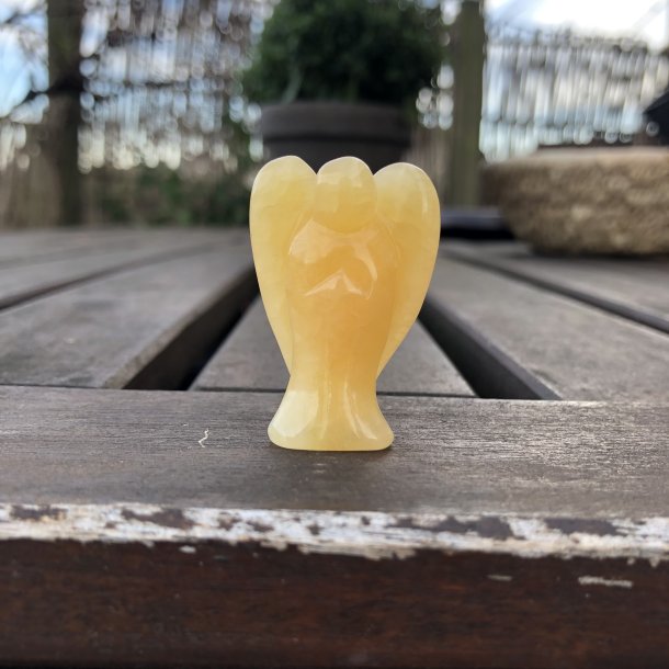 Engel i calcit p 4 x 3 cm