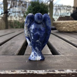 Engel i sodalit p 7,5 x 4,5 cm