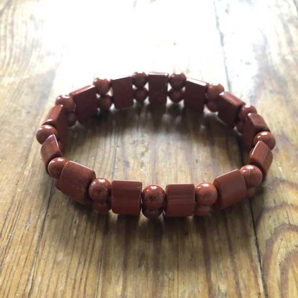 Jaspis r�d armb�nd formet som badebro