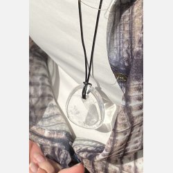 Poleret bjergkrystal vedh�ng p� 30-40mm