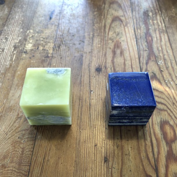 Terninger af afghansk jade og lapis lazuli
